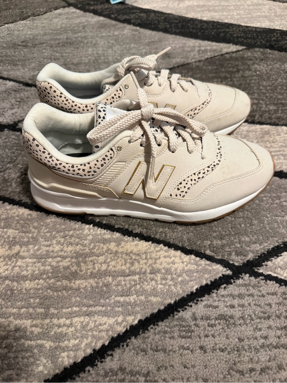 WOMENS NEW BALANCE 997H